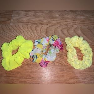 Bundle of scrunchies